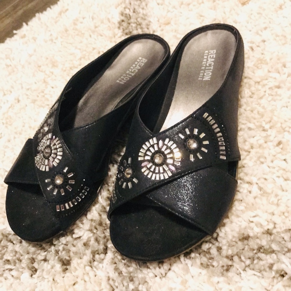 Kenneth Cole Reaction Black Rhinestones Slippers